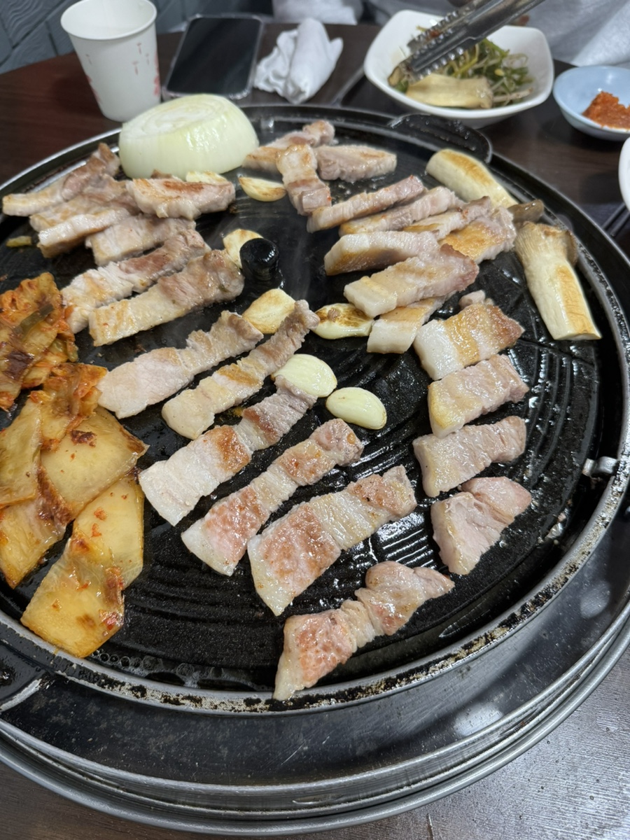 동아솥뚜껑삼겹살 이미지