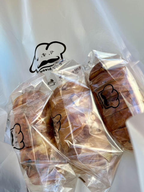 식빵굽는 남자 이미지
