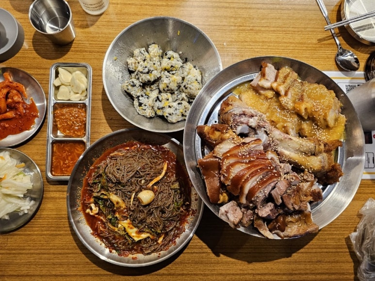 진족발보쌈 이미지