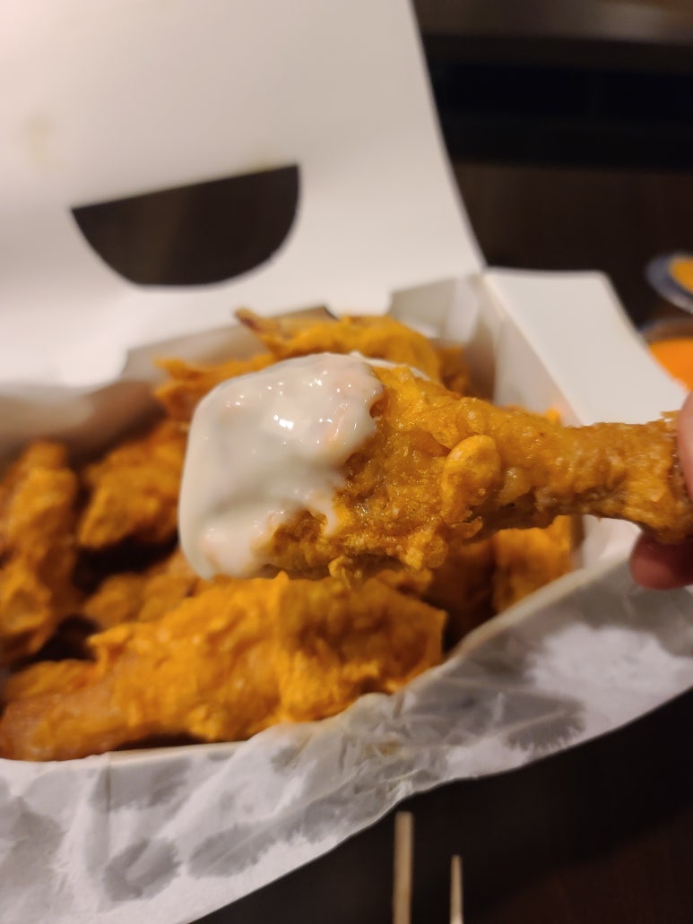 몽이두마리치킨 이미지