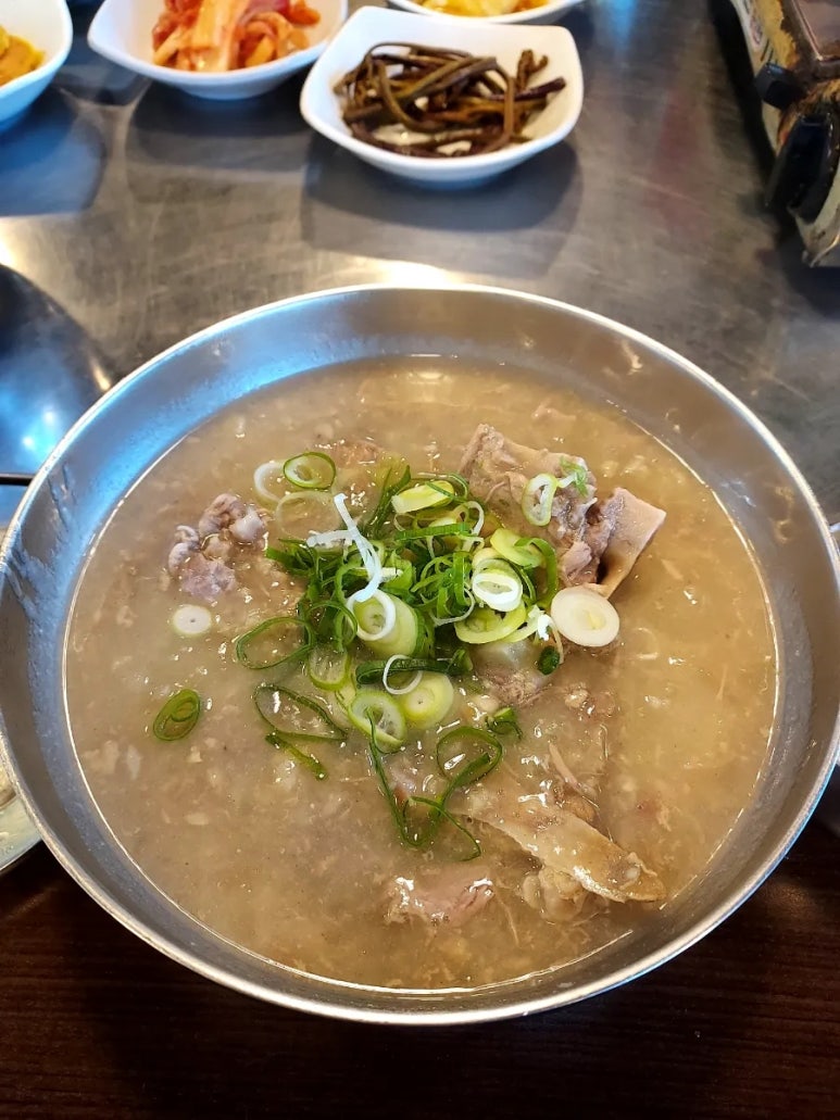 제주접작뼈국 이미지