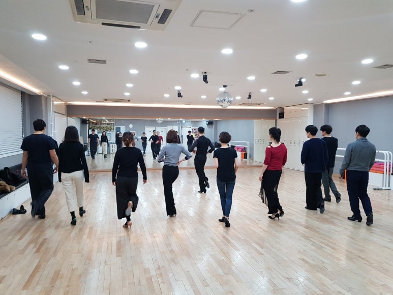 현댄스스튜디오 이미지