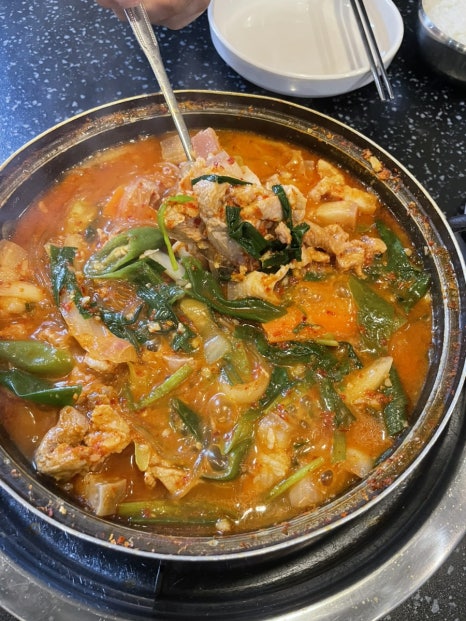 굴다리식육식당 이미지