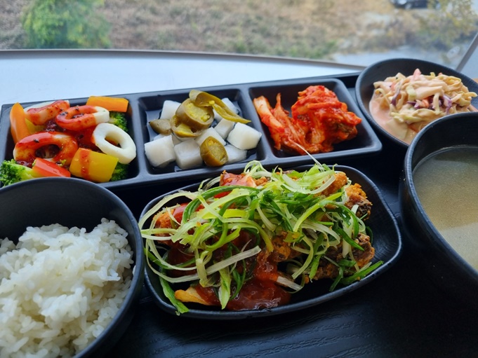 씨엠치킨 이미지