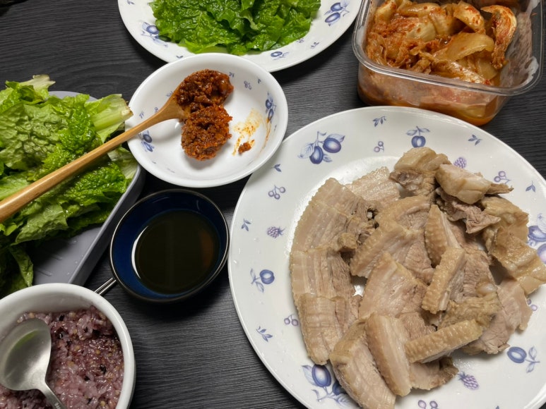 수육이랑 밥이랑 이미지