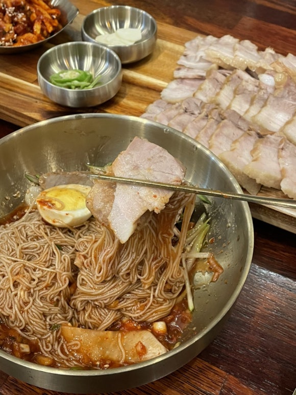 오투 냉면,보쌈 이미지