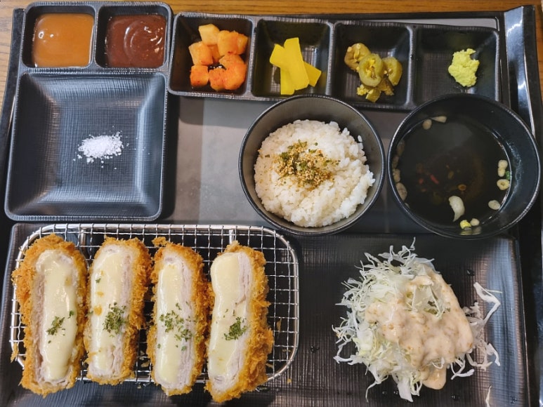 돈카츠식탁 이미지