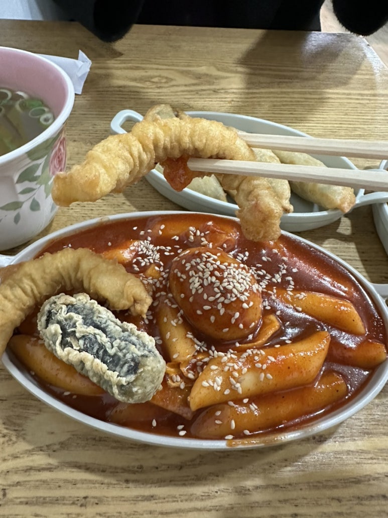 분식집에하숙하는붕어빵 이미지