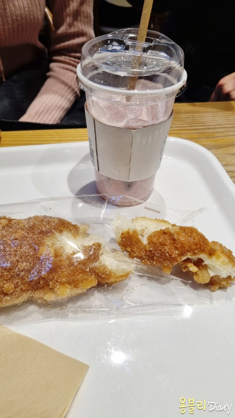 파리바게트 용산리첸시아점 이미지