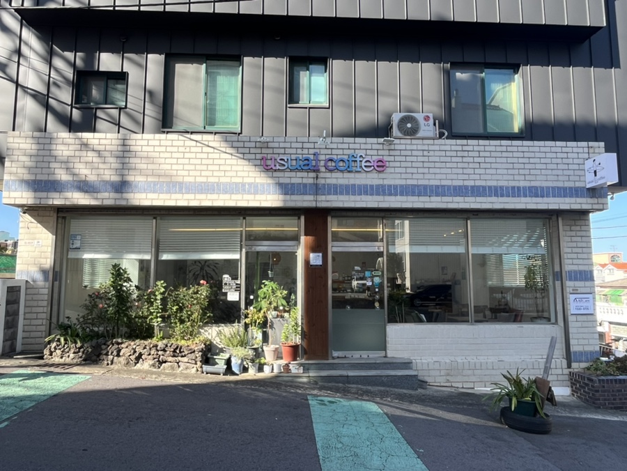 유쥬얼커피앤도넛제주시청도남점 이미지