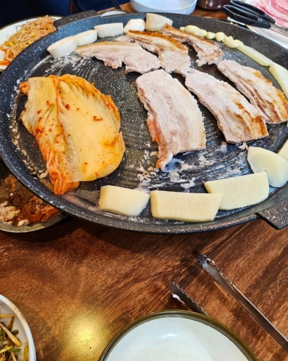 백초묵은지삼겹살 이미지