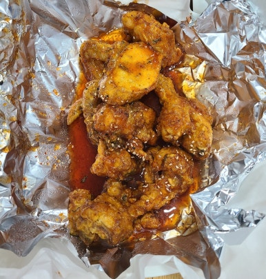 엄지&엄송치킨 이미지