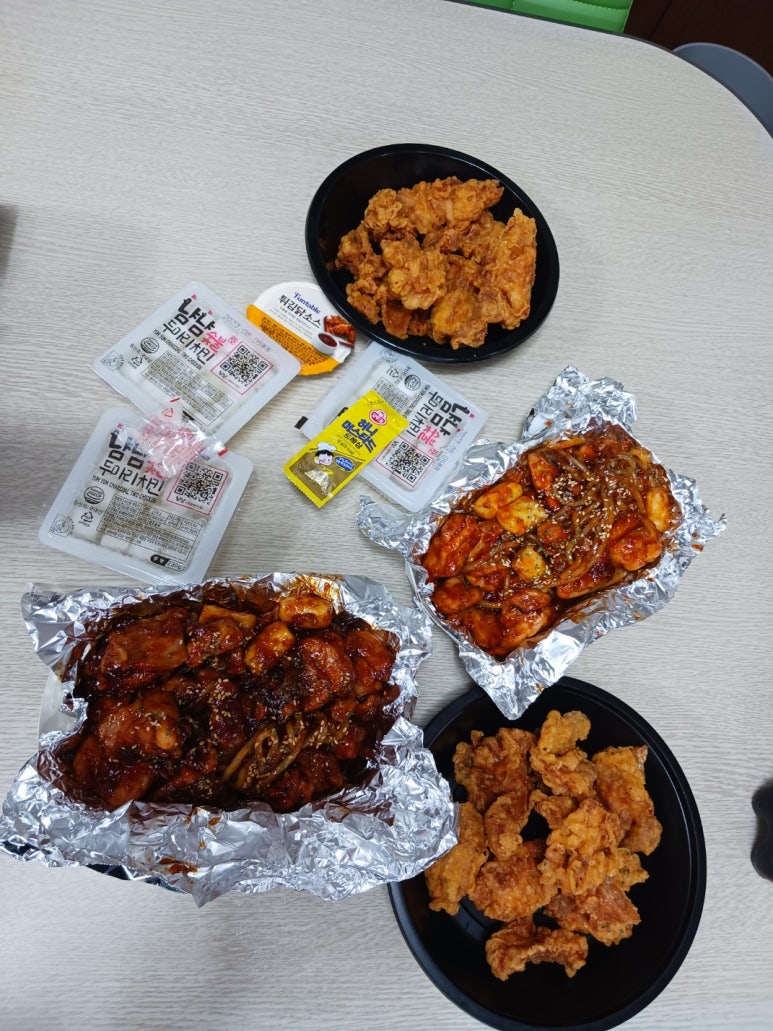냠냠치킨 이미지