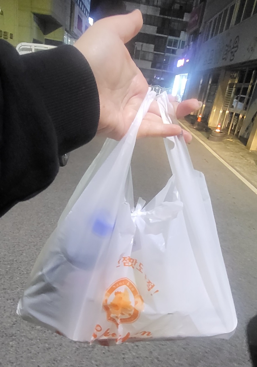 꼬모치킨 이미지