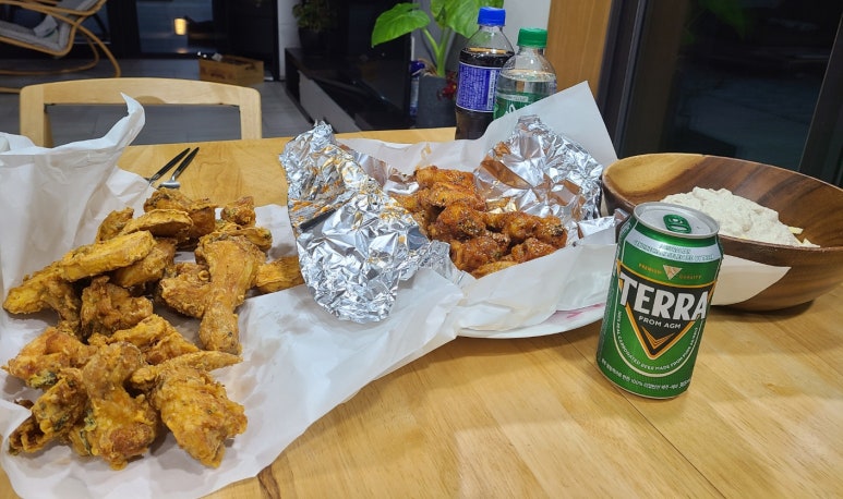 엄지&엄송치킨 이미지