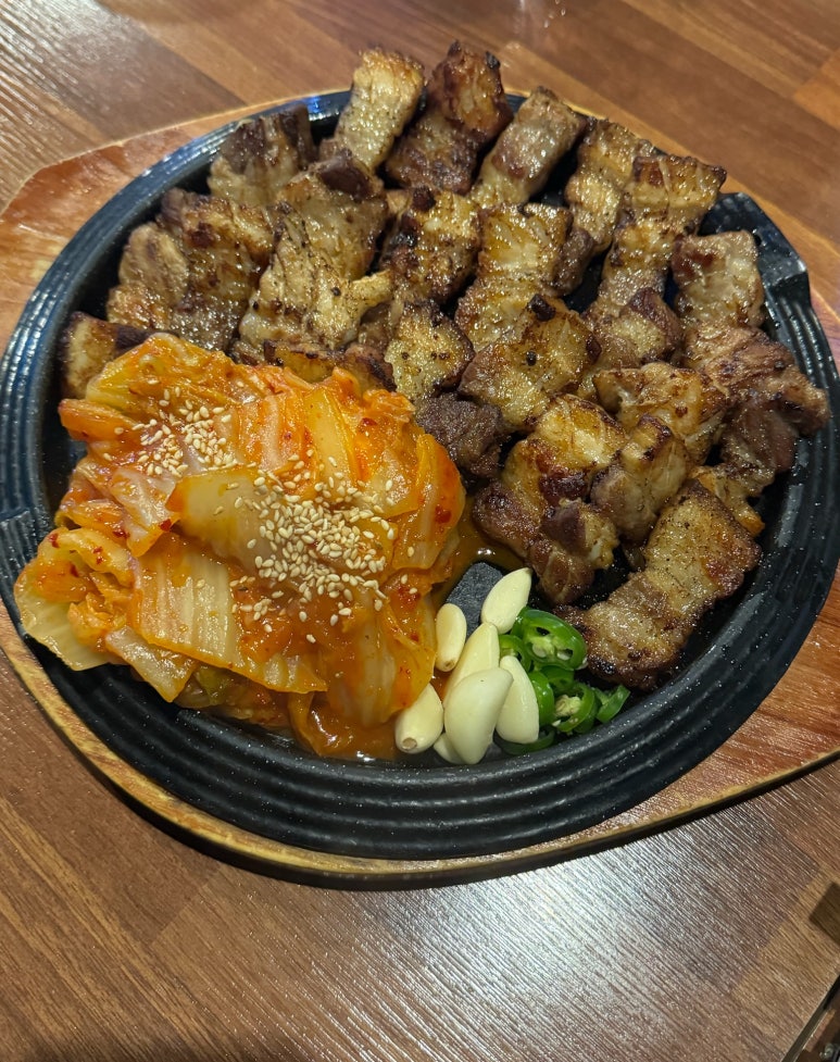 웅이삼겹 이미지