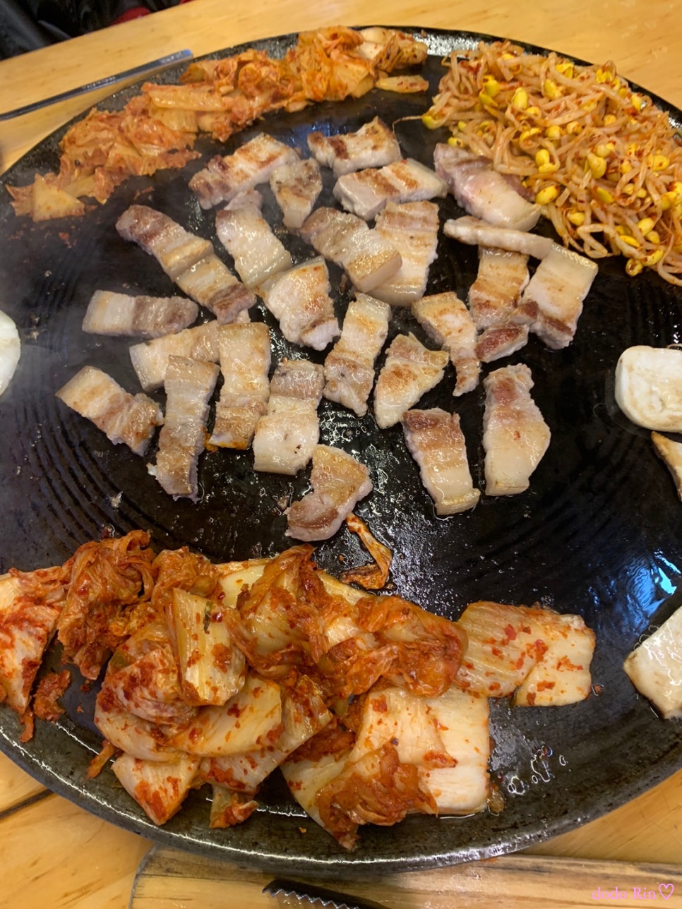 싹쓰리김치삼겹살 이미지
