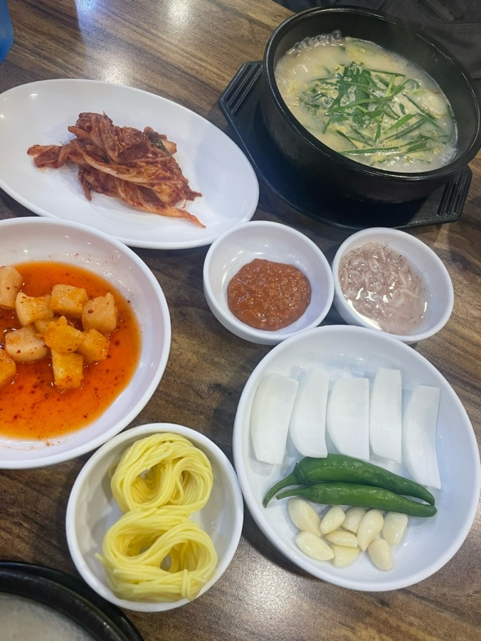 진뚝배기국밥 이미지