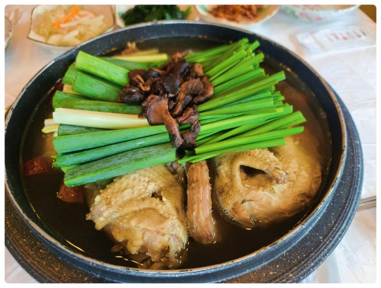 일능이버섯백숙 이미지