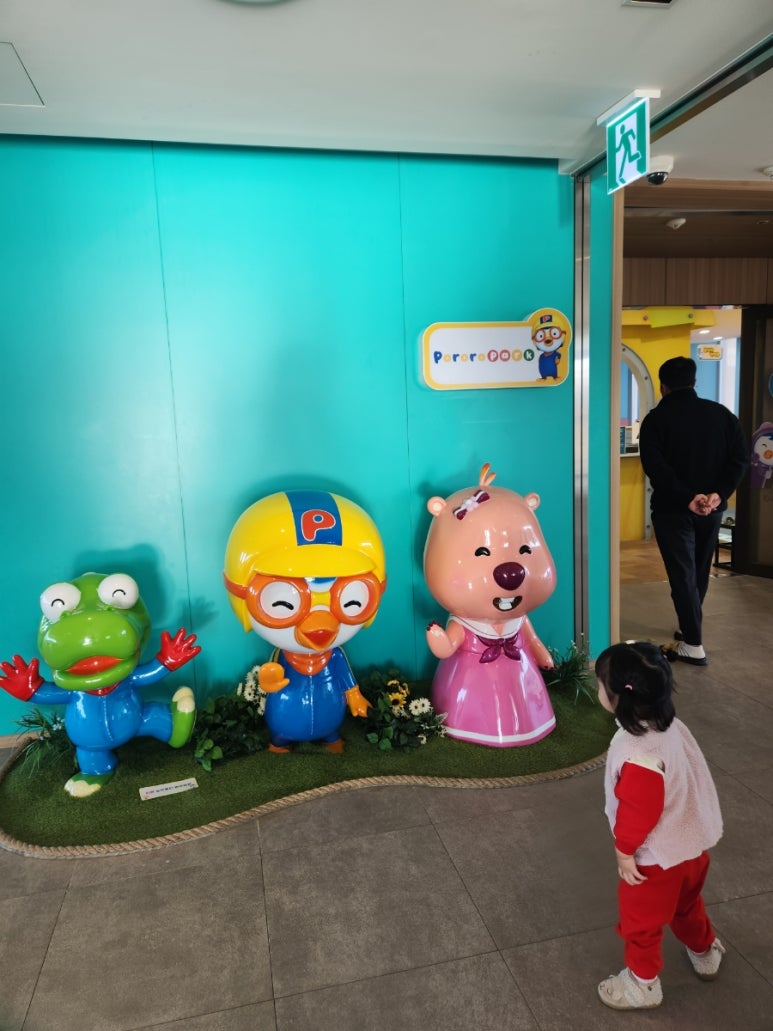 뽀로로 맘앤키즈카페 거제디큐브백화점 이미지
