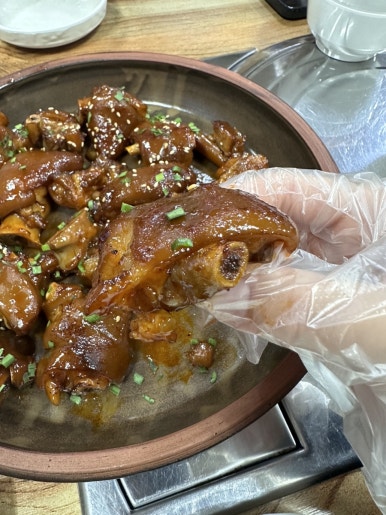 황칠토종족발 이미지