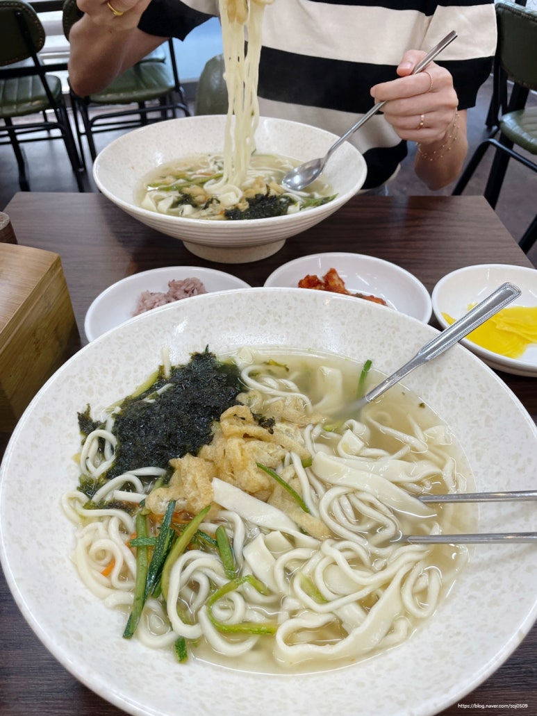 먹보칼국수 이미지