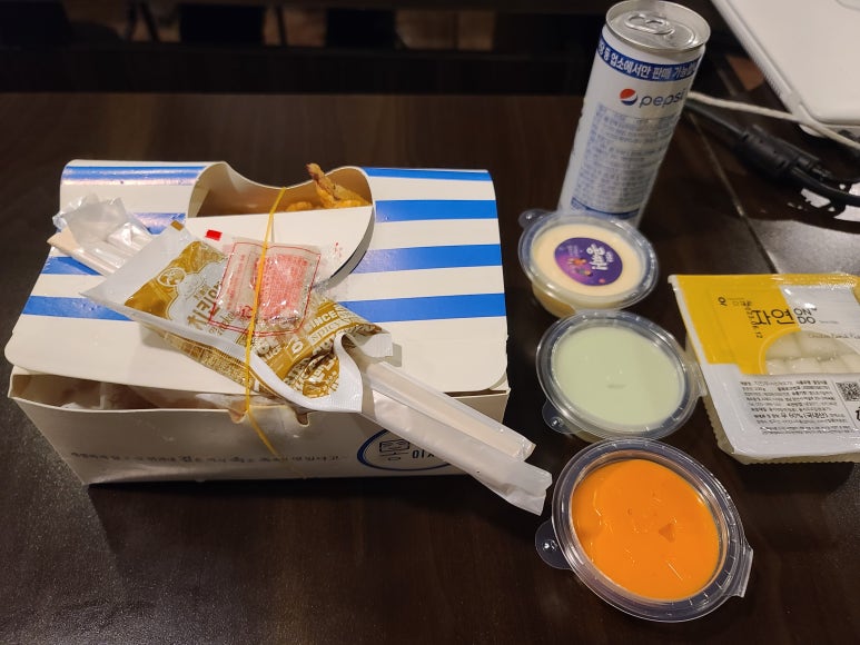 몽이두마리치킨 이미지