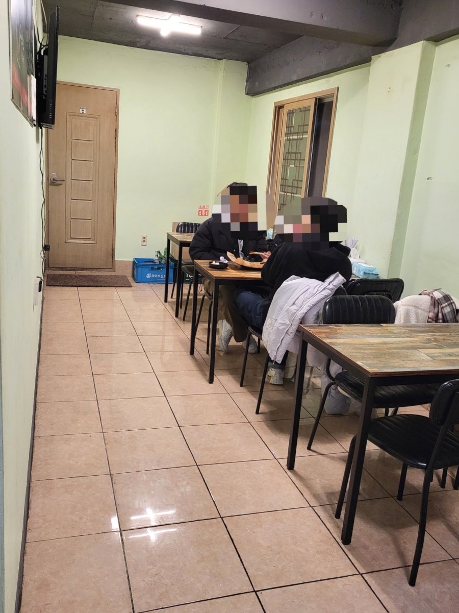 꾸브라꼬숯불두마리치킨 경남대점 이미지