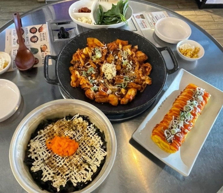 옛날돼지찌개철판구이 이미지