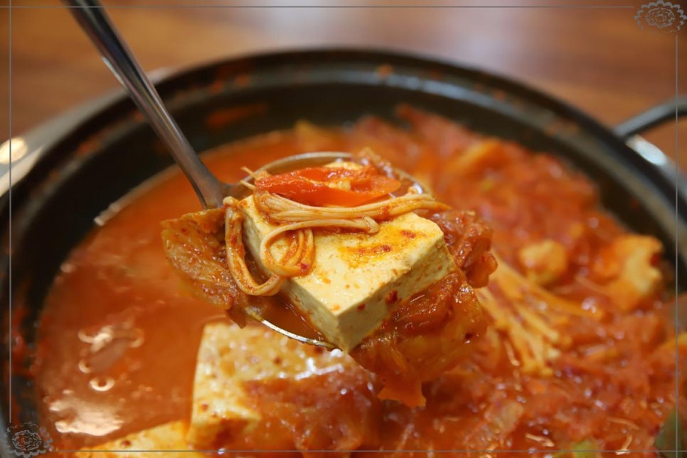 삼돌집 이미지