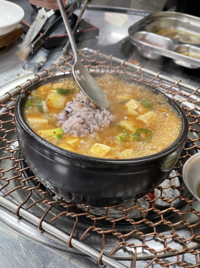진목살참숯돼지 이미지