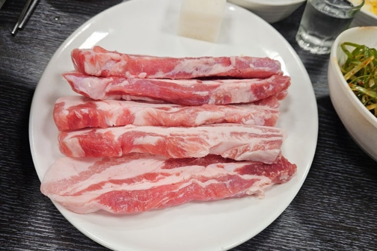 아빠돼지엄마돼지다되지 이미지