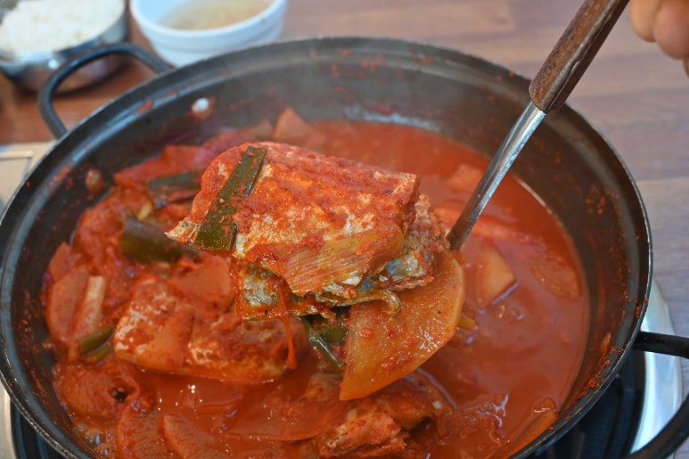 욱이반찬 이미지