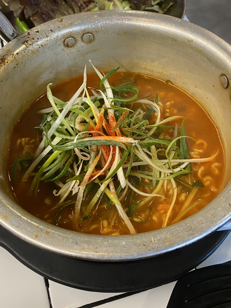 콩나물비비고삼겹살 이미지