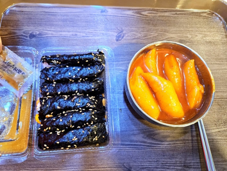 새빨간떡볶기 이미지