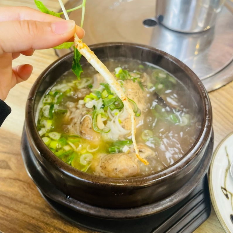 류의자능이버섯백숙 이미지