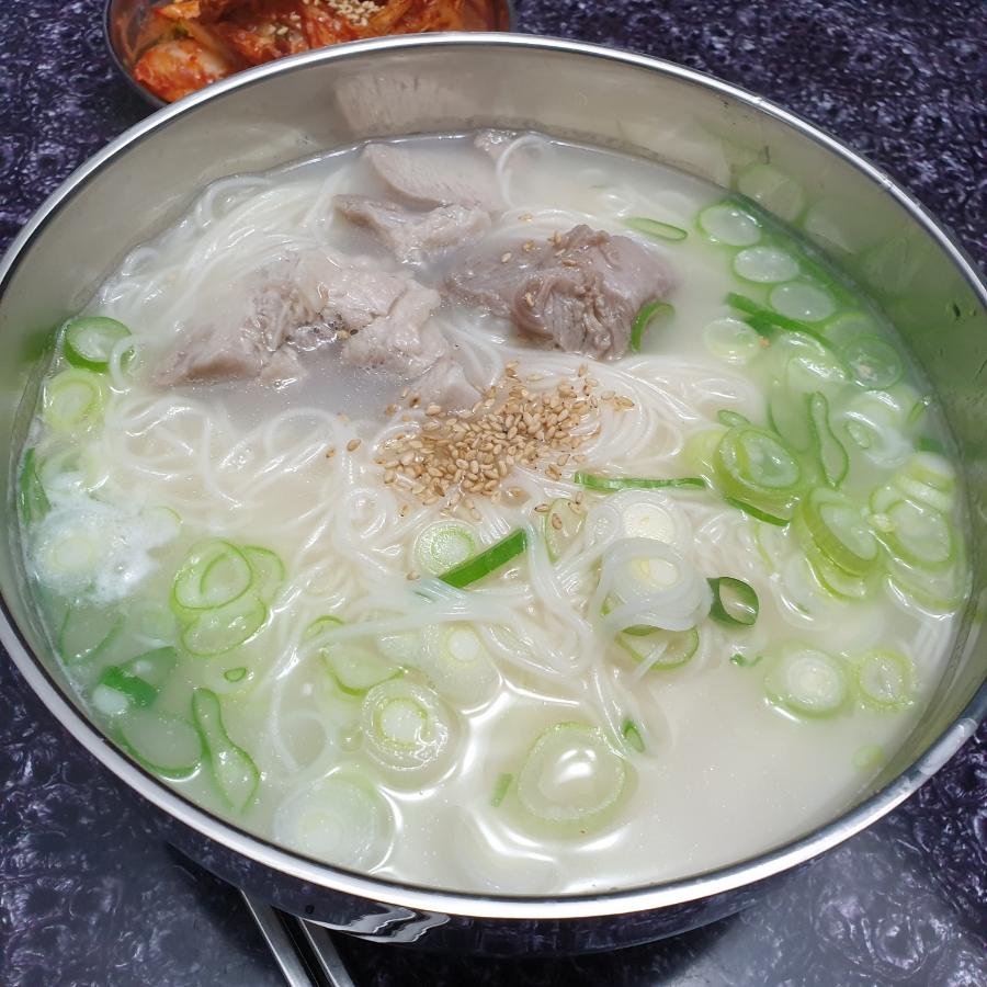 호로록건진국수 이미지