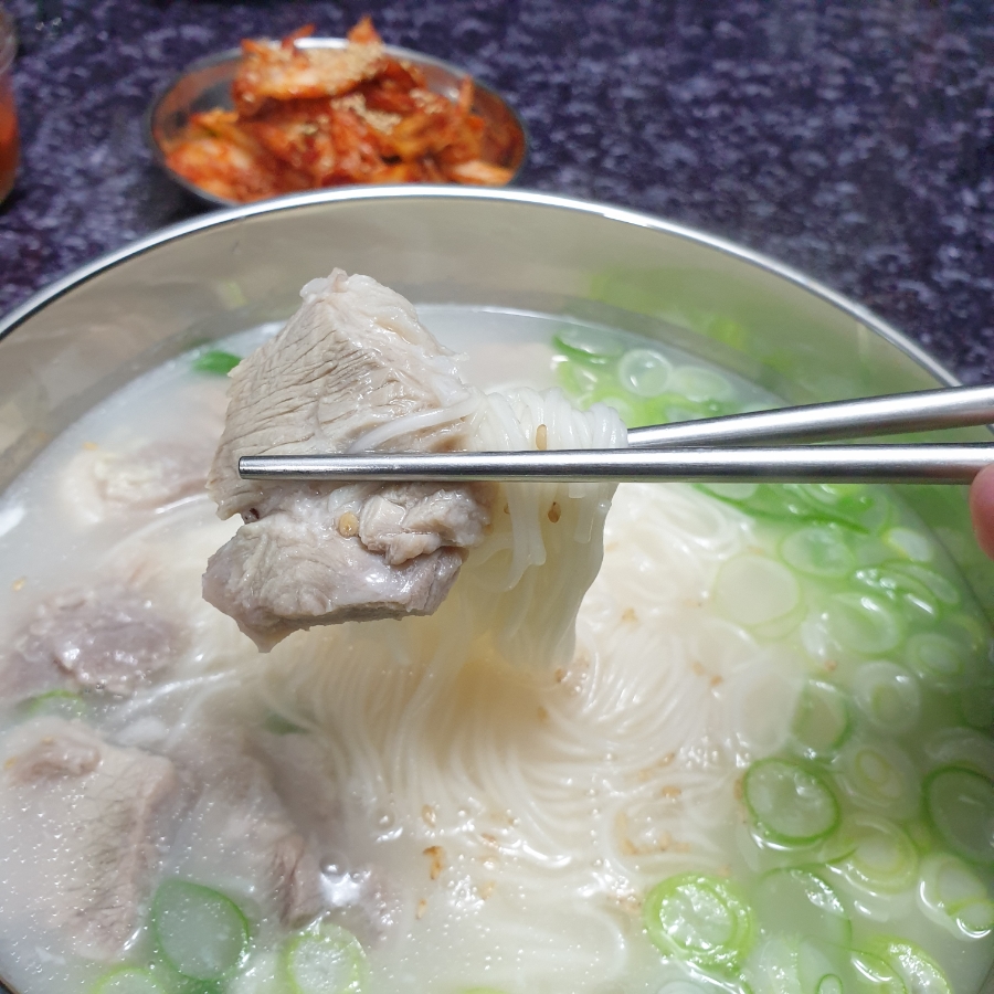 호로록건진국수 이미지