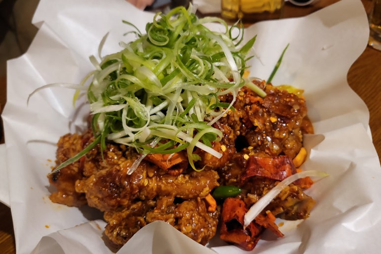 덕양 양념치킨 이미지