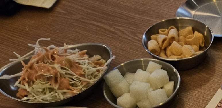 치킨에홀린까닭홀까닭 이미지