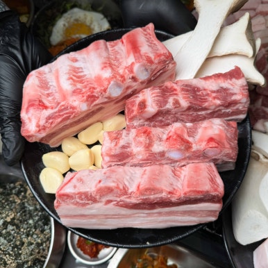 숯불지리산흑돼지 이미지