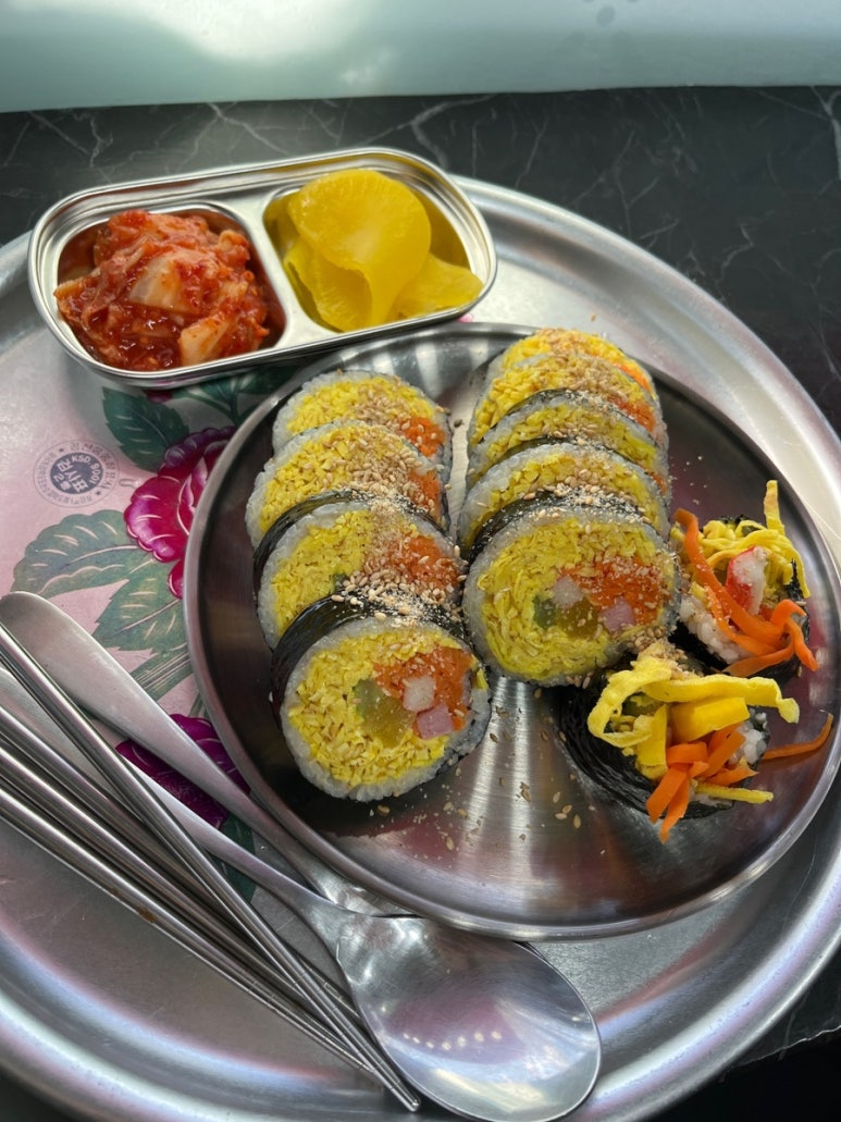 뚱김밥과국수 이미지
