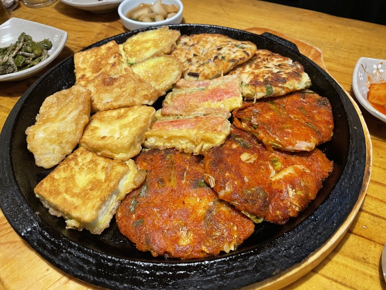 모둠전이있는주막 이미지