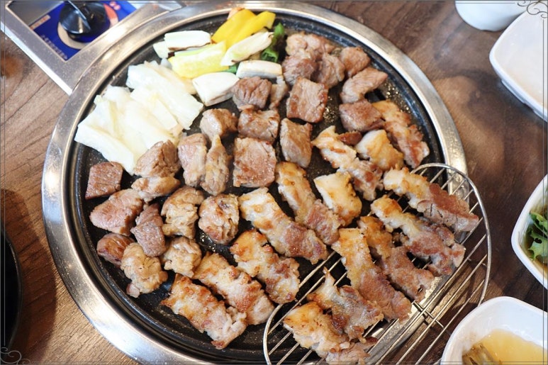 꽃피는꽃삼겹 이미지