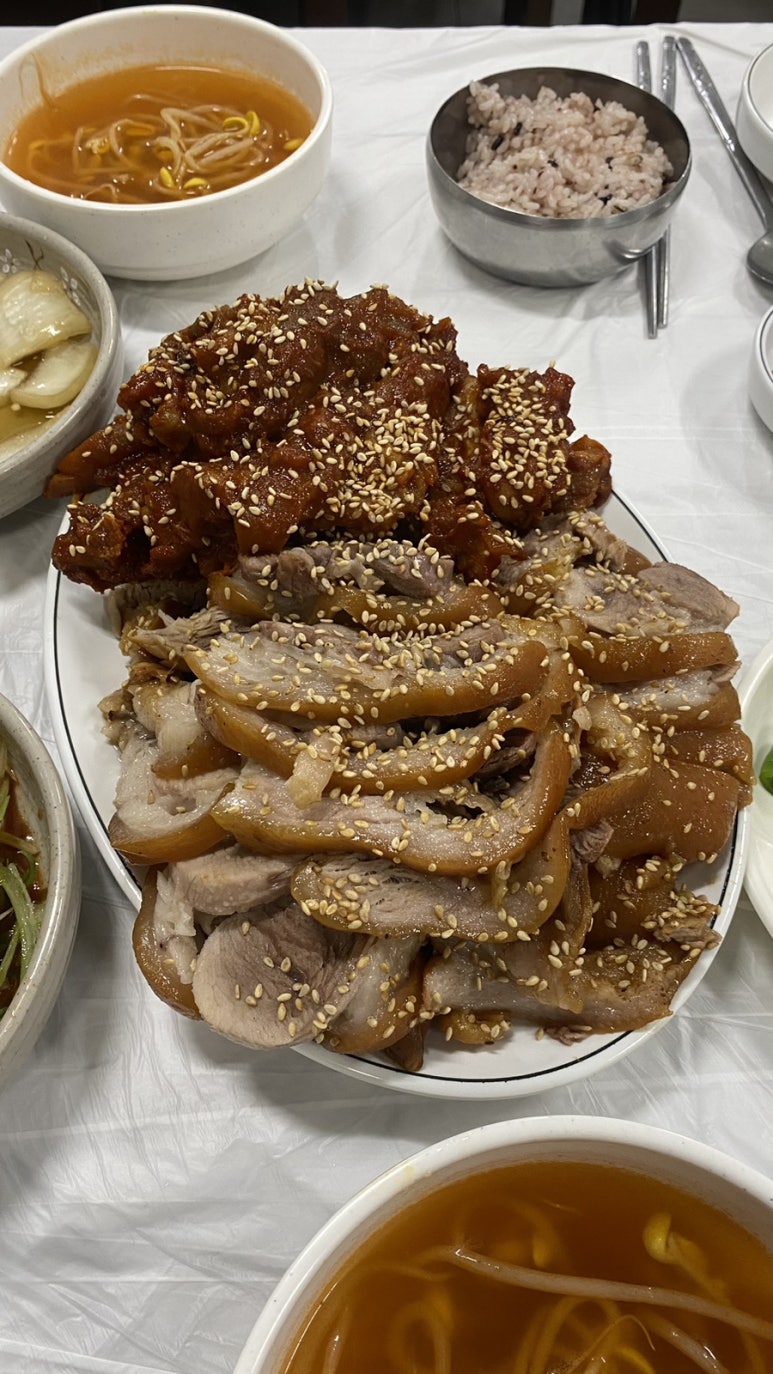 일진왕족발 이미지