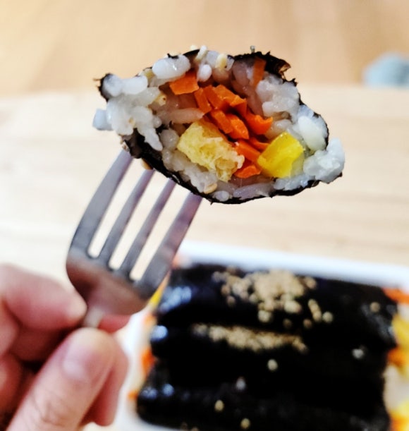 김밥먹는백설공주 이미지