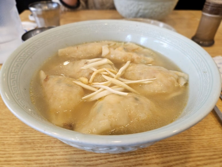 이모네손만두 이미지