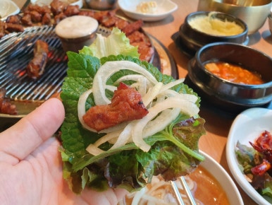 흥부골숯불돼지왕갈비 이미지
