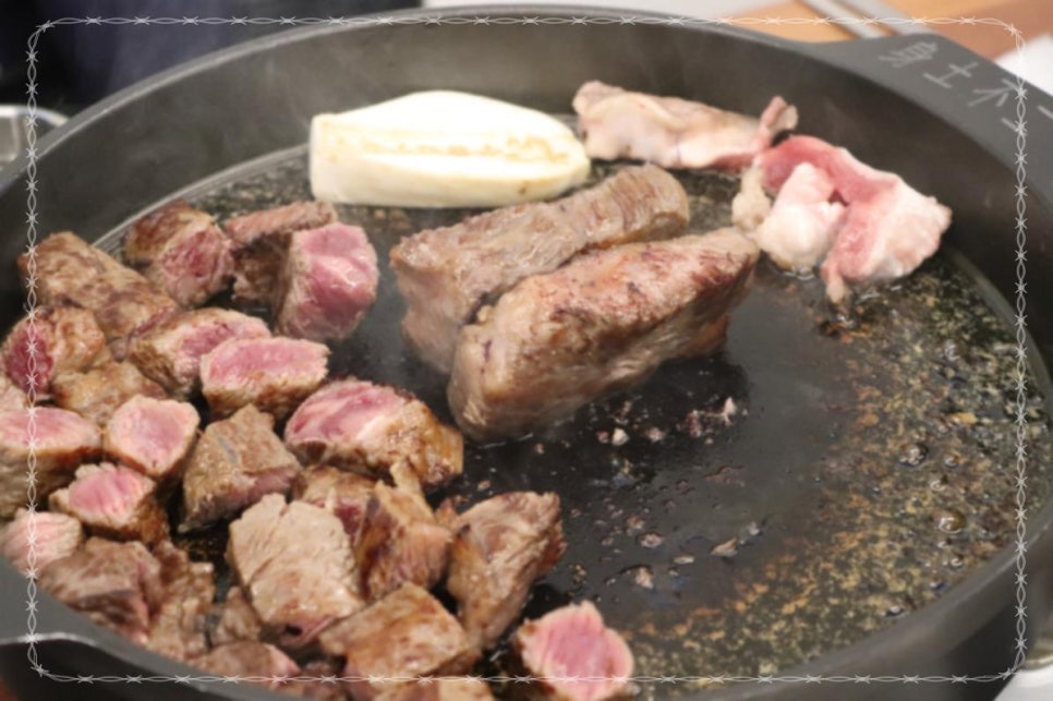한우투뿔육사시미 이미지