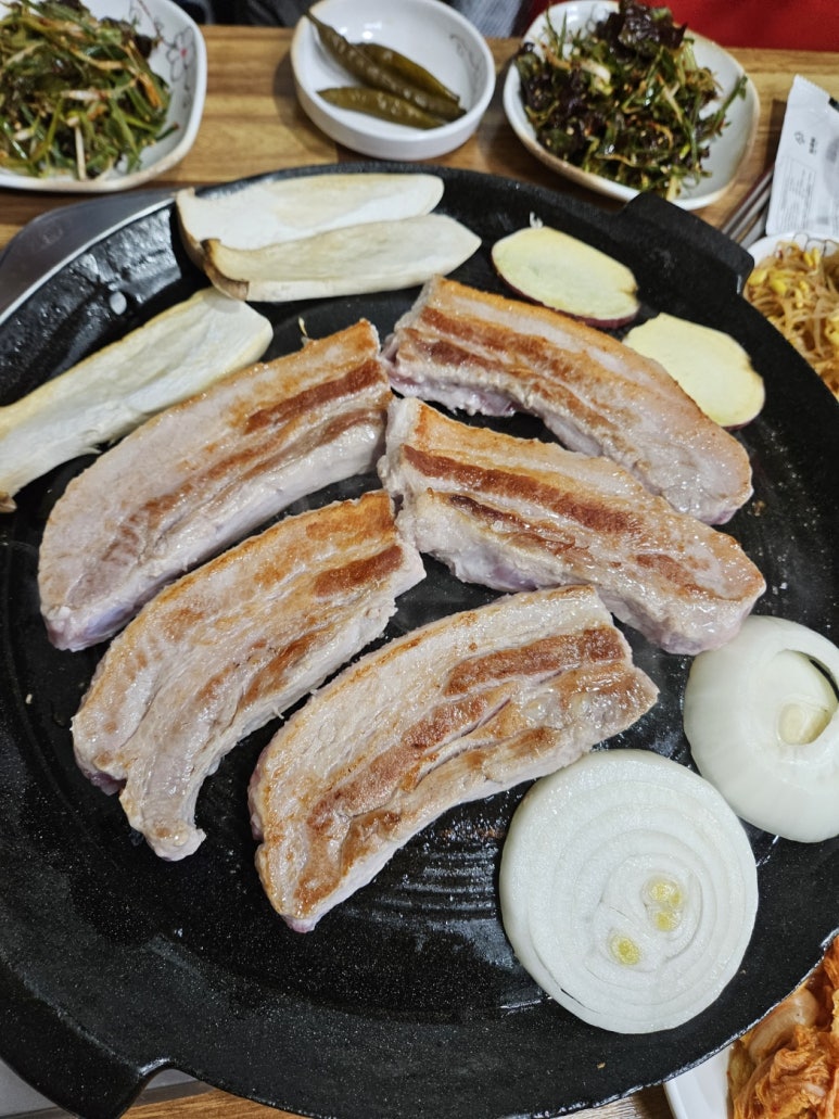 희야네솥뚜껑삼겹살 이미지